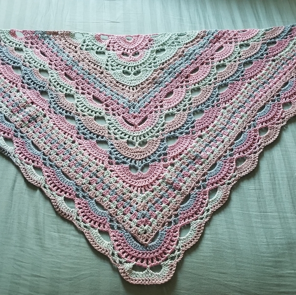 Handmade shawl - Picture 3 of 4